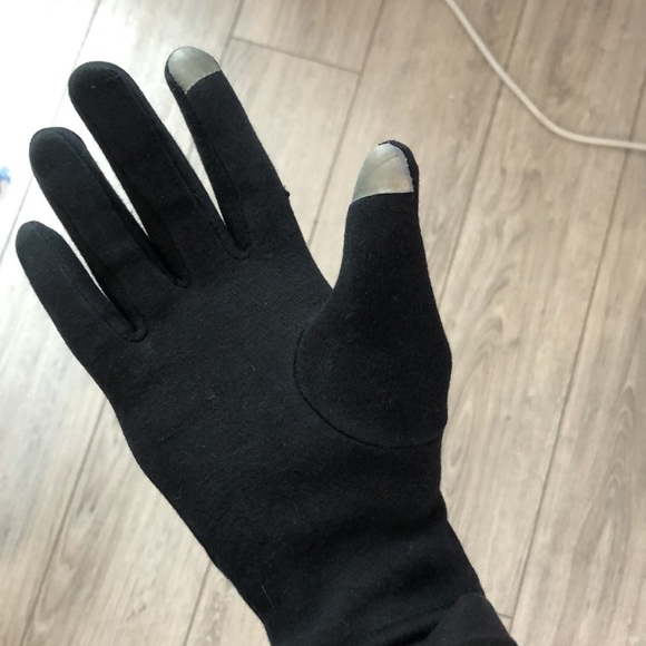 Black winter gloves with gold accents - Picture 3 of 5